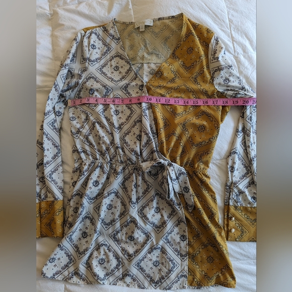 Women's Suzanne Betro Weekend mixed print faux wrap top Size M - Picture 5 of 8